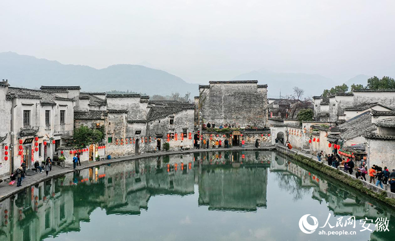 宏村一隅。人民網(wǎng)記者 張俊攝